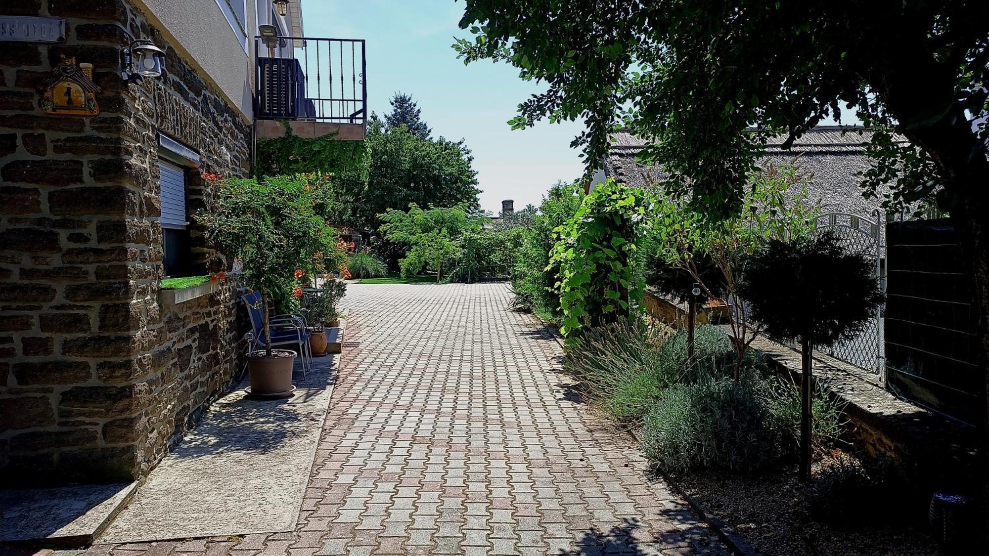 T.H.Ny Village Inn Cottage Tihany Dış mekan fotoğraf